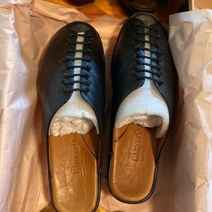 L’AmourDes Pieds Arienne Black size 8 1/2 M. SMOKE FREE HOME